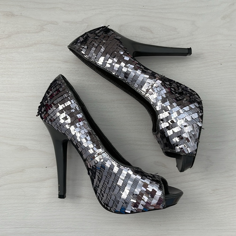 Sequin Dereon Heels- Gunmetal
